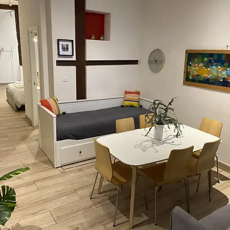 Opera-suites Luxury La Boheme, In The Very Center Of Madrid. Daire