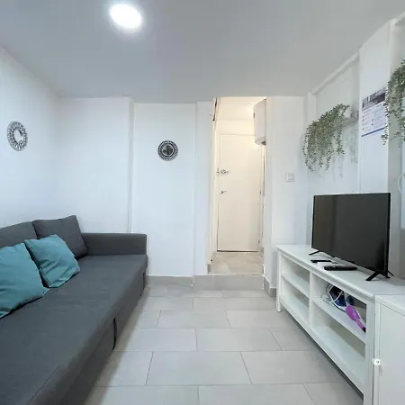 Acogedor Con Balcon En El Barrio De Chueca, Gran Via Con Aire Acondicionado Y Calefaccion