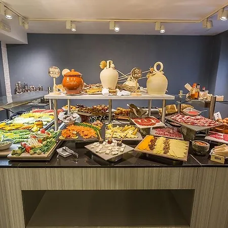 Petit Palace Lealtad Plaza 4* Madrid