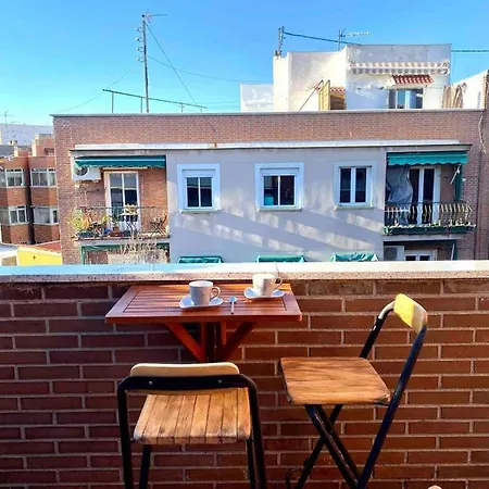 Precioso ático Con Gran Terraza Centro Usera Apartamento *