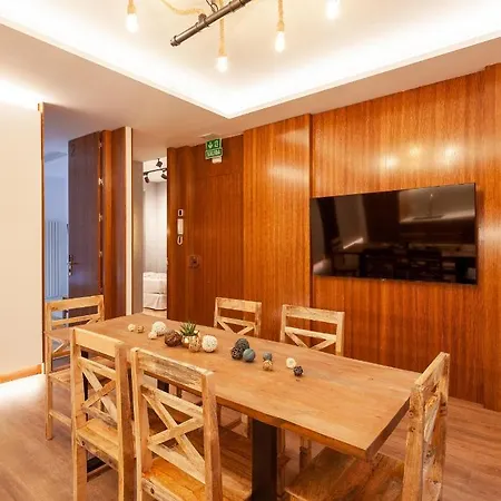 Plaza Espana V Calle San Bernardino 6br 6bh Apartment