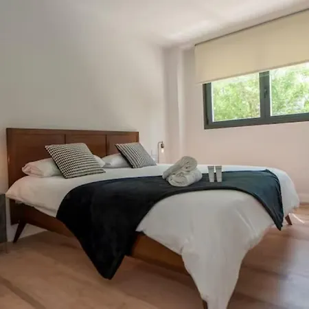 Moderno Y Lujoso Apartamento En Urbanizacion Privada Con Terraza De Diseno En Valdebebas / Ciudad Deportiva Real / Feria De Madrid