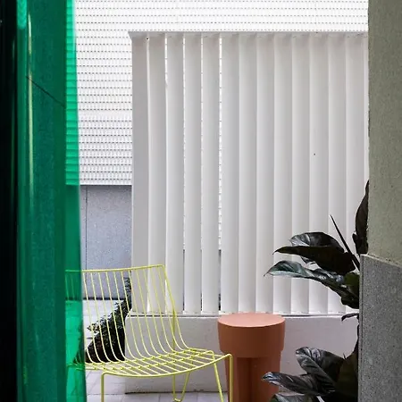 Calatrava - Darya Living Apartment