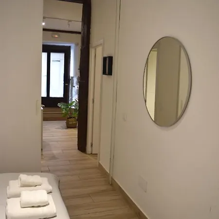 Opera-suites Luxury La Boheme, In The Very Center Of Madrid. Apartamento Madrid