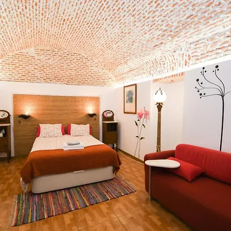 Encomienda Apartment