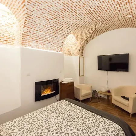 Encomienda Apartment