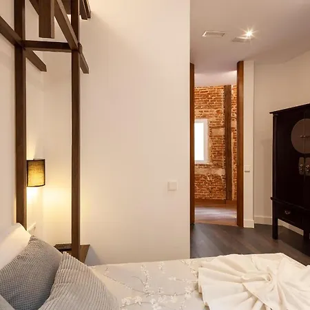 Apartment Plaza Espana V Calle San Bernardino 6br 6bh *