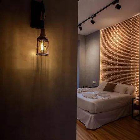 Plaza Espana V Calle San Bernardino 6br 6bh Apartment