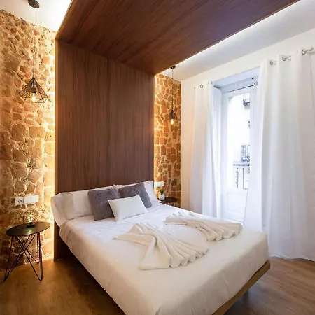 Plaza Espana V Calle San Bernardino 6br 6bh Apartment *