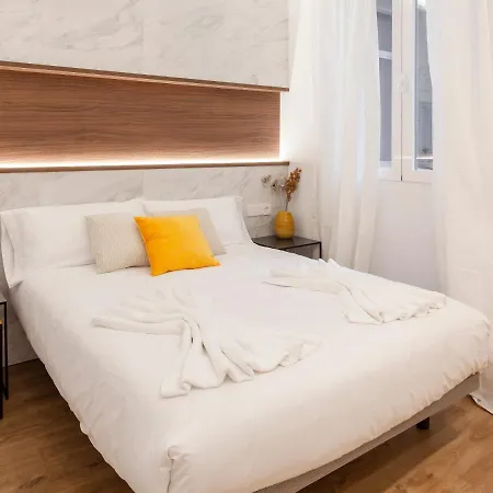 Apartment Plaza Espana V Calle San Bernardino 6br 6bh