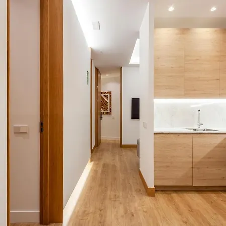 Plaza Espana V Calle San Bernardino 6br 6bh Apartment