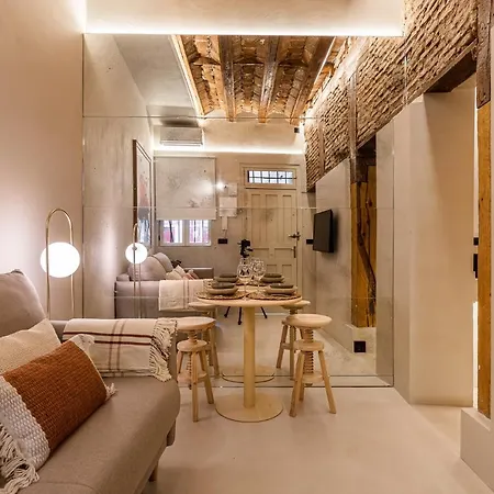 Bnbholder Cozy Elegance Malasana Apartment *