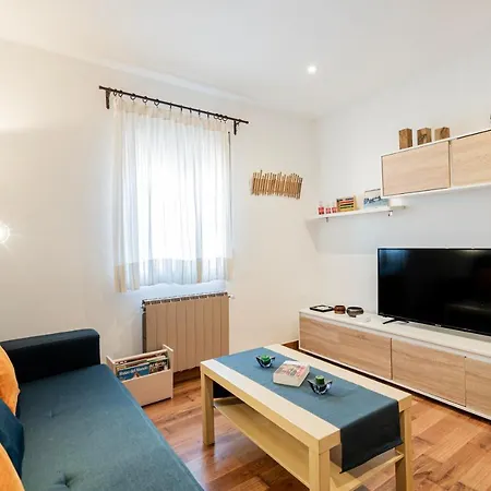 Plaza Castilla Apartment