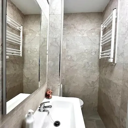Apartment Cool Space