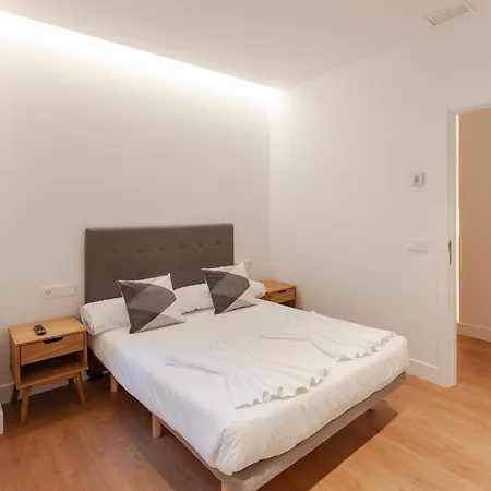 Gran Via Iv Calle Tudescos 5br 5bh Apartamento *