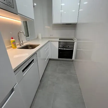 Roomstay Plaza Castilla Hostel