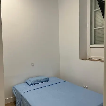 Hostel Roomstay Plaza Castilla Madrid