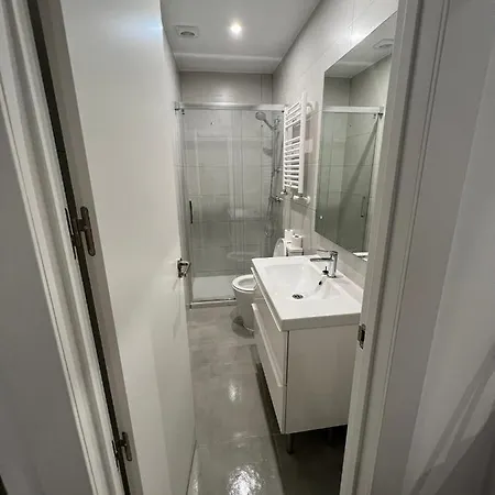 Roomstay Plaza Castilla Hostel