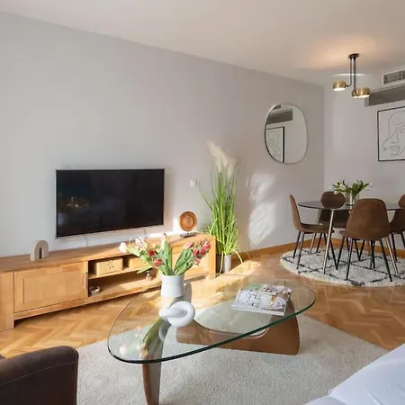 Apartmán Vivienda Con Zona De Trabajo, Piscina Y Parking Madrid