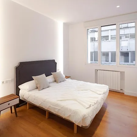 Gran Via Iv Calle Tudescos 5br 5bh *