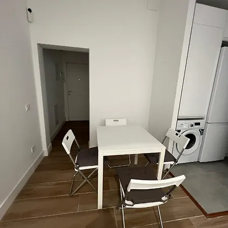 Roomstay Plaza Castilla *