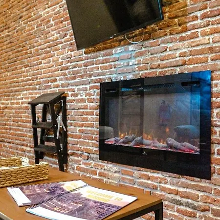 Apartment Acogedor Estudio En Cuatro Caminos By Bebalmy Madrid
