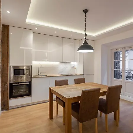 Apartamento Chamberi I Calle Monteleon 2br 2bh Madrid