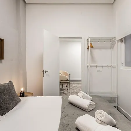Waou Essence I Austrias - Corta Duracion * Madrid