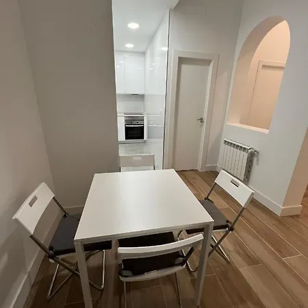 Roomstay Plaza Castilla * Madrid