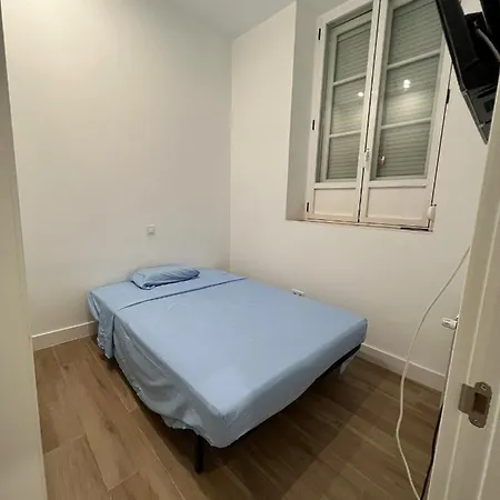 Hostel Roomstay Plaza Castilla Madrid
