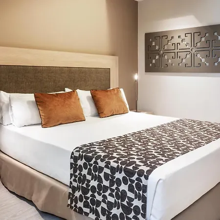 Catalonia Plaza Mayor Hotel 4*