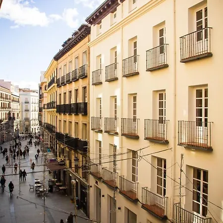 Onefam Sungate Hostel Madrid