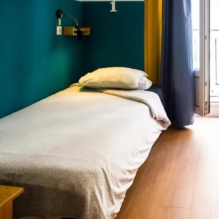 Onefam Sungate Hostel *