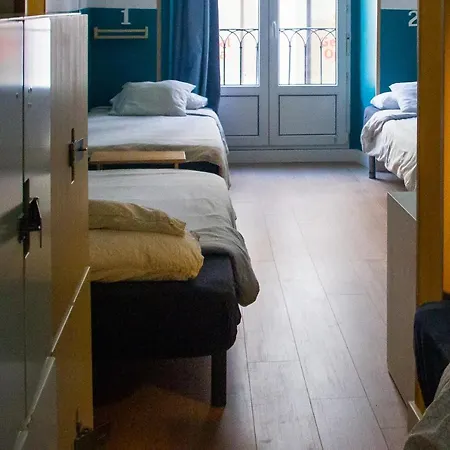 Onefam Sungate Hostel *