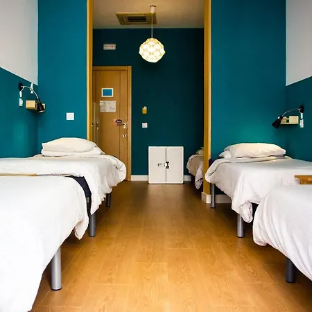 Onefam Sungate Hostel