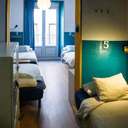 Hostel Onefam Sungate *