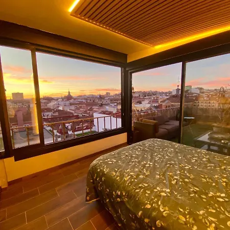 Excellent Penthouse In The Center Madrid
