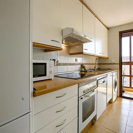 Charming Airport Apartment *