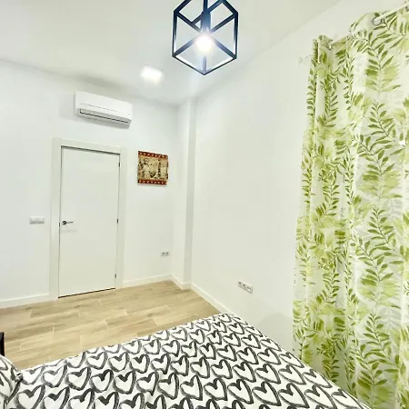Puente Praga Aparment * Madrid