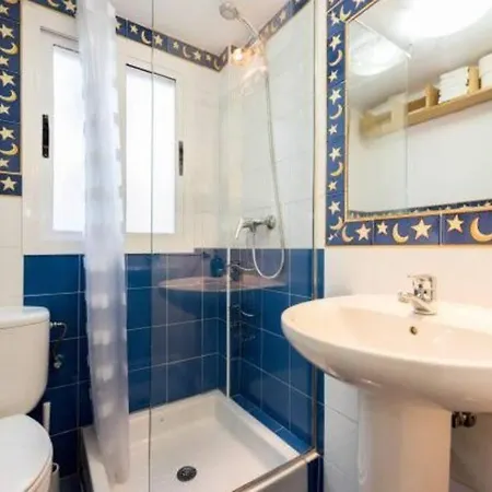 Apartamento Luminoso En Lavapies-tirso De Molina Madrid