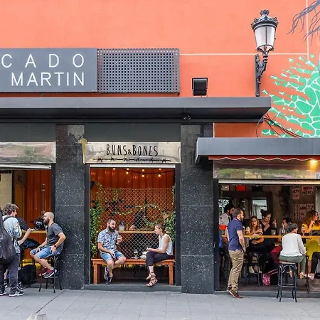 Luminoso En Lavapies-tirso De Molina *