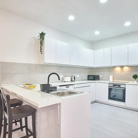 New.apto-sol. 3room 3bathroom.recien Reformado. * Madrid