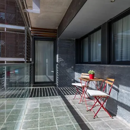Roomspace Tablas Camino Santiago Apartamento Madrid