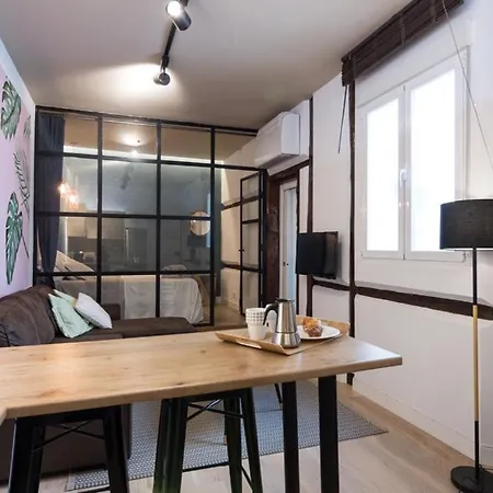 Apartman En Centro De *