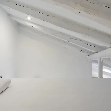 1 Bedroom 1 Bathroom Furnished - Sol - Bright Penthouse - Mintystay * Madrid