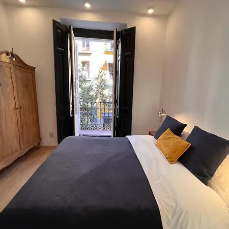 Urban Fuencarral Guest house