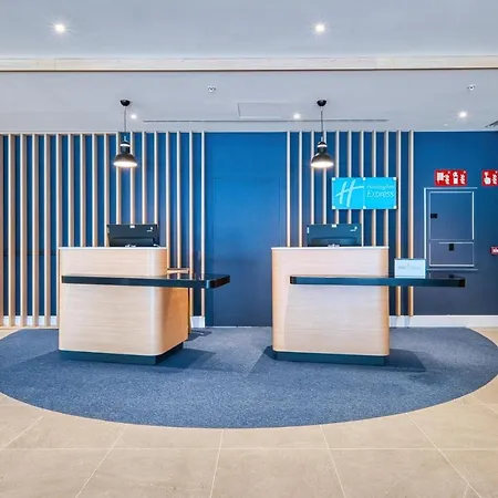 Express - - Airport By Ihg