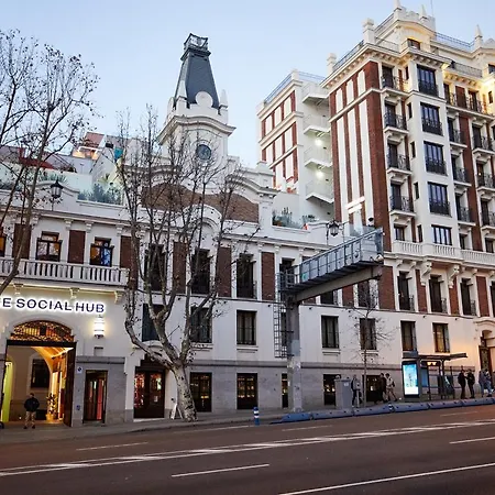 Hotel The Social Hub 4*