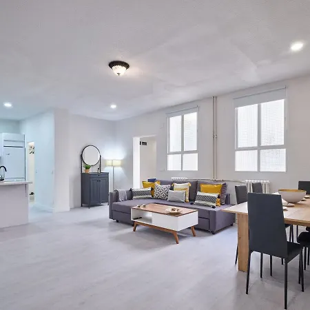 New.apto-sol. 3room 3bathroom.recien Reformado. Apartment *