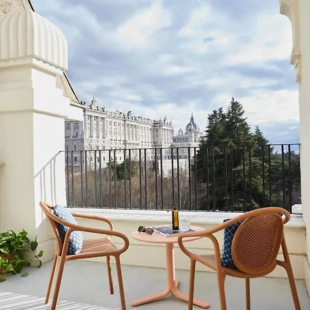 Hotel The Social Hub 4 Star